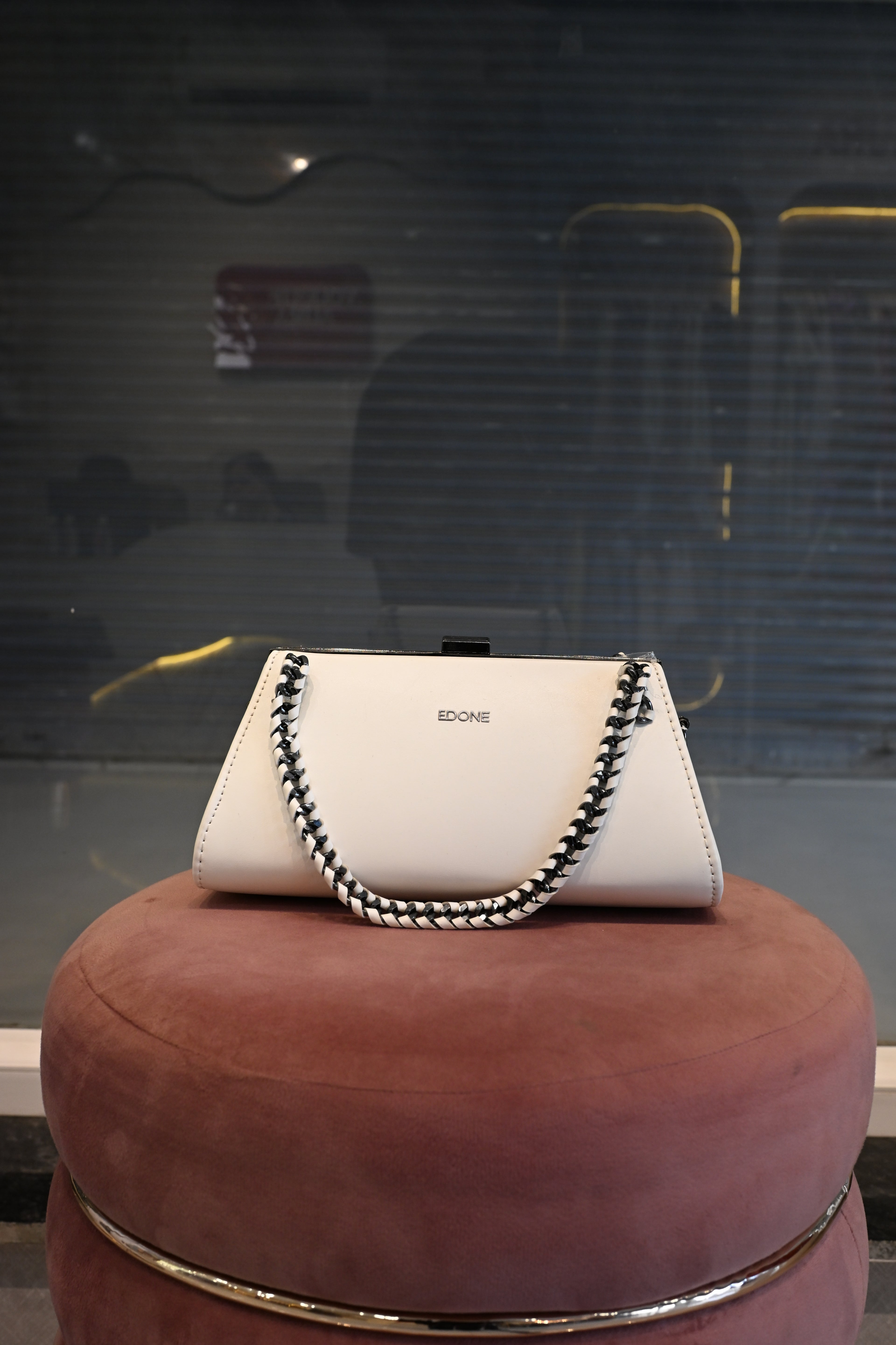EDONE White Chain Handle Shoulder Bag