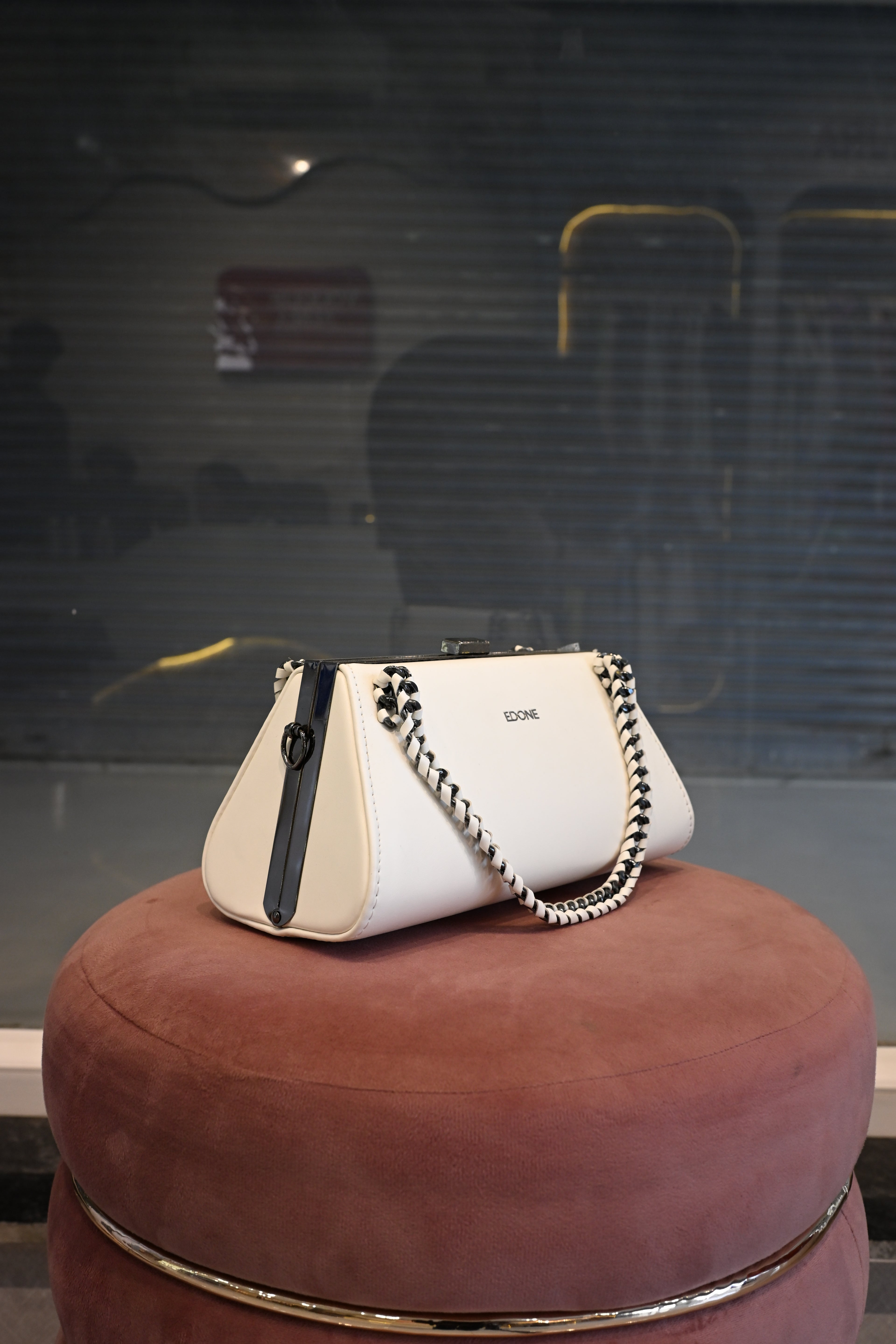 EDONE White Chain Handle Shoulder Bag